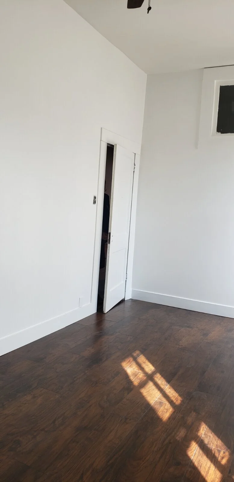 137#1 bedroom 2.jpg