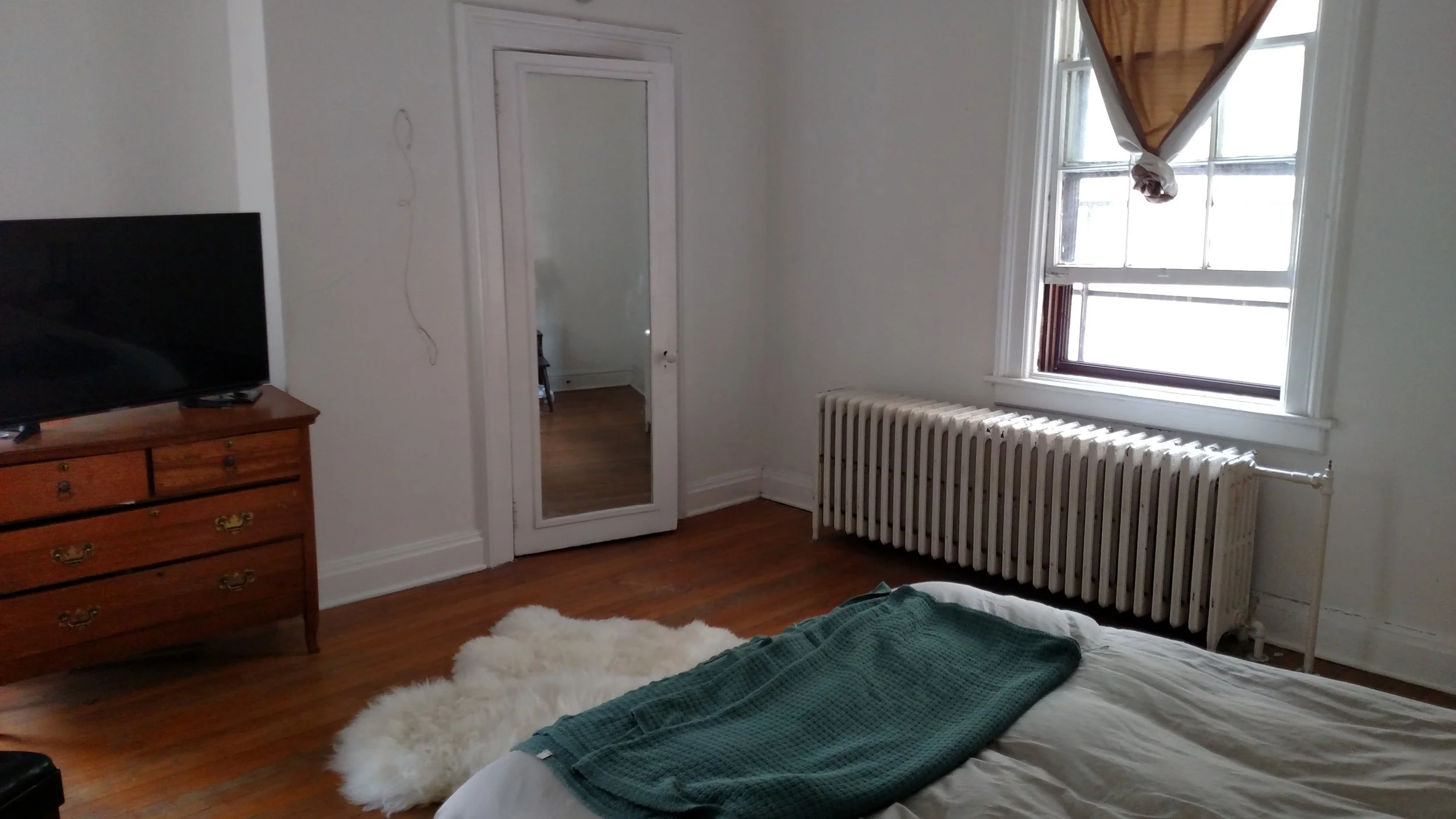 28#3 Bed staged 2.jpg