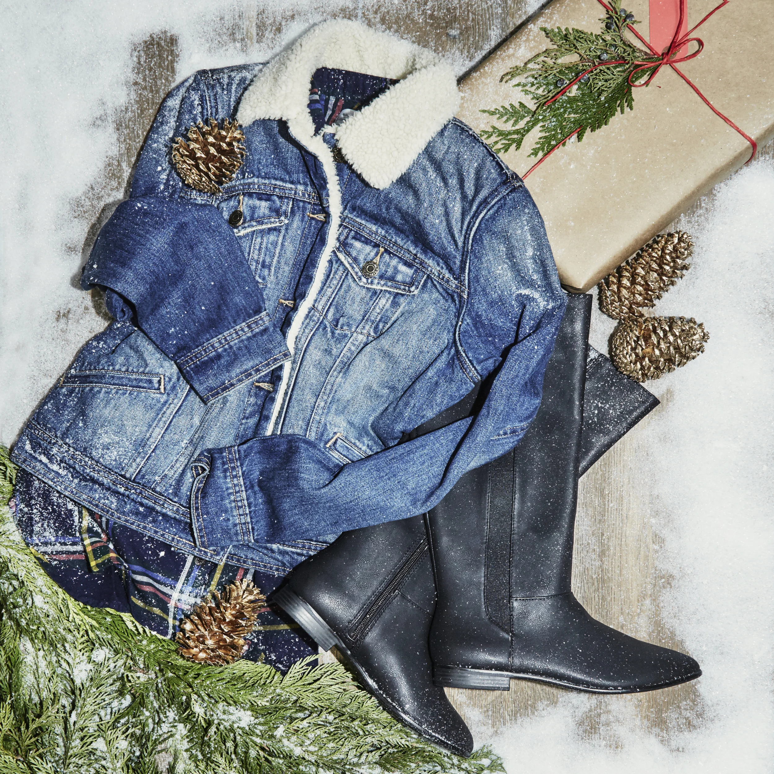 OldNavy_Flatlay2_0005_trtmt.jpg