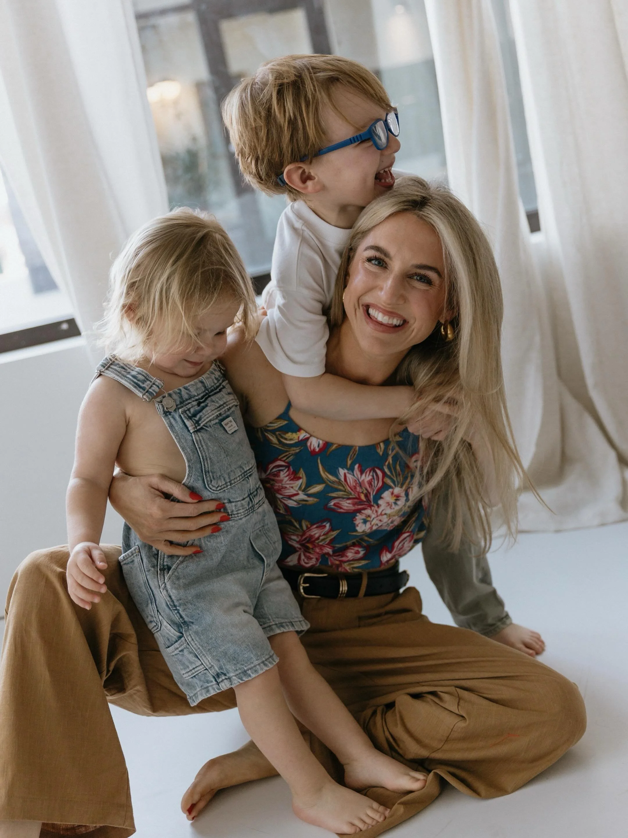 my little family 🤎

stunning work by @amandalalama.photo - I&rsquo;ll cherish these forever 🫶🏼