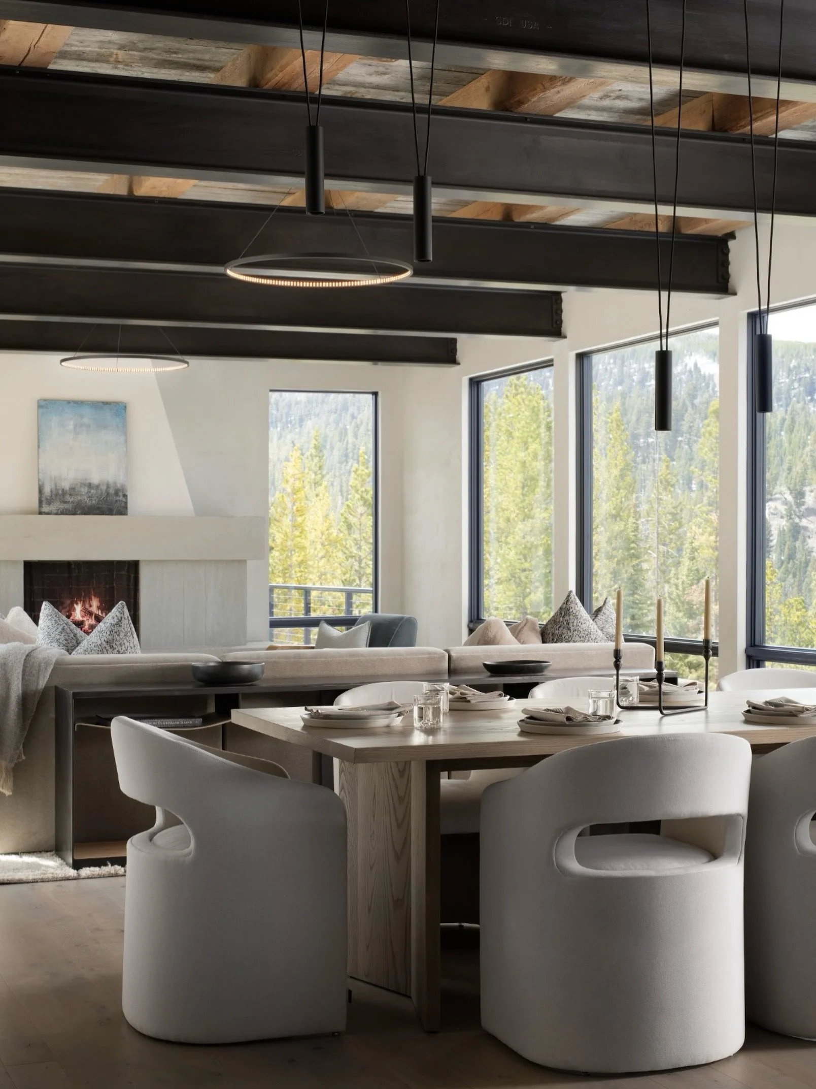 Dining with a view. 
#summervibes #allthefeels #interiordesign #lifestyle 

@shelterinteriors @lohss_construction @mistachuck_