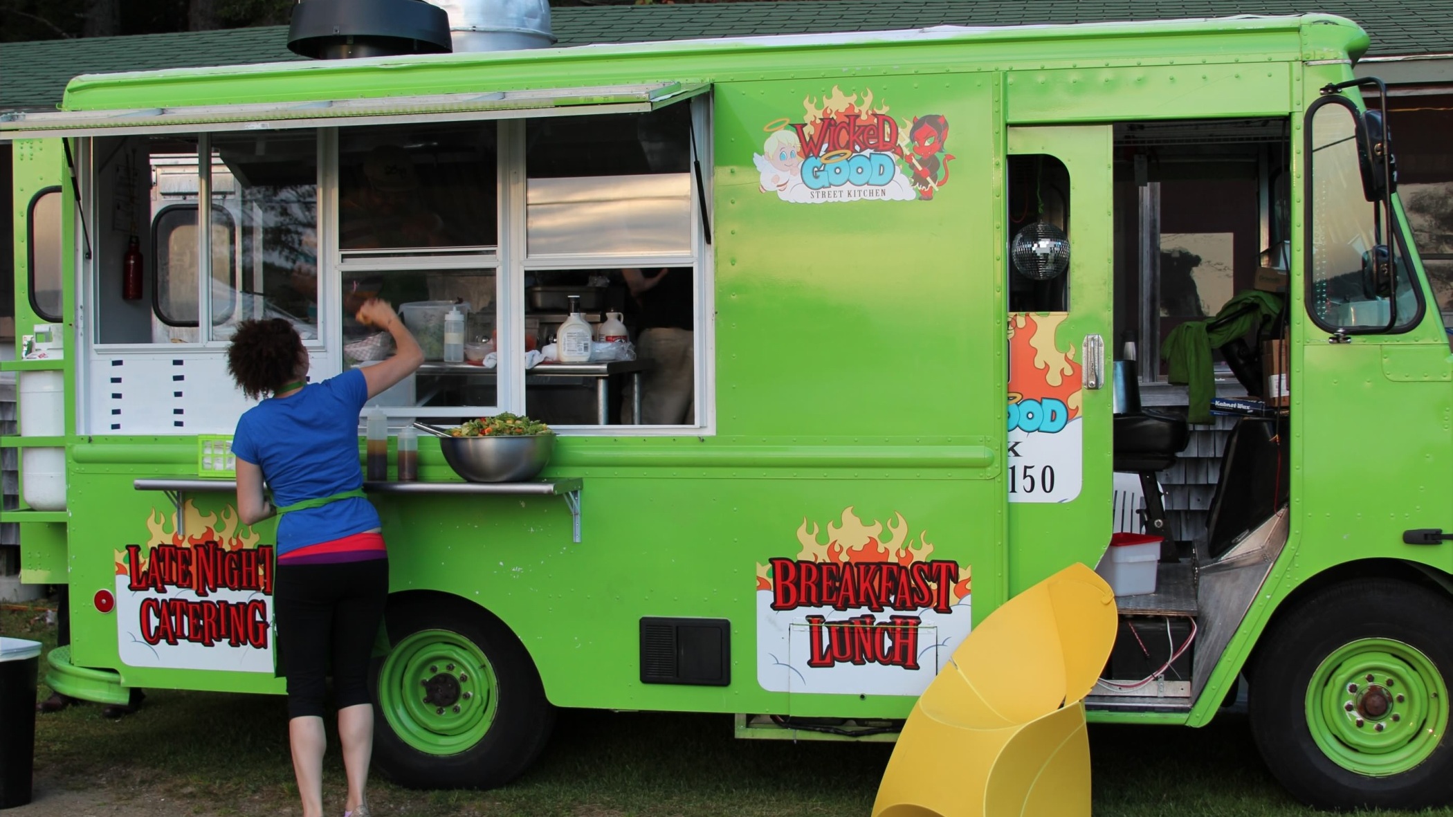 Food truck caterer for wedding at Flood's Cove