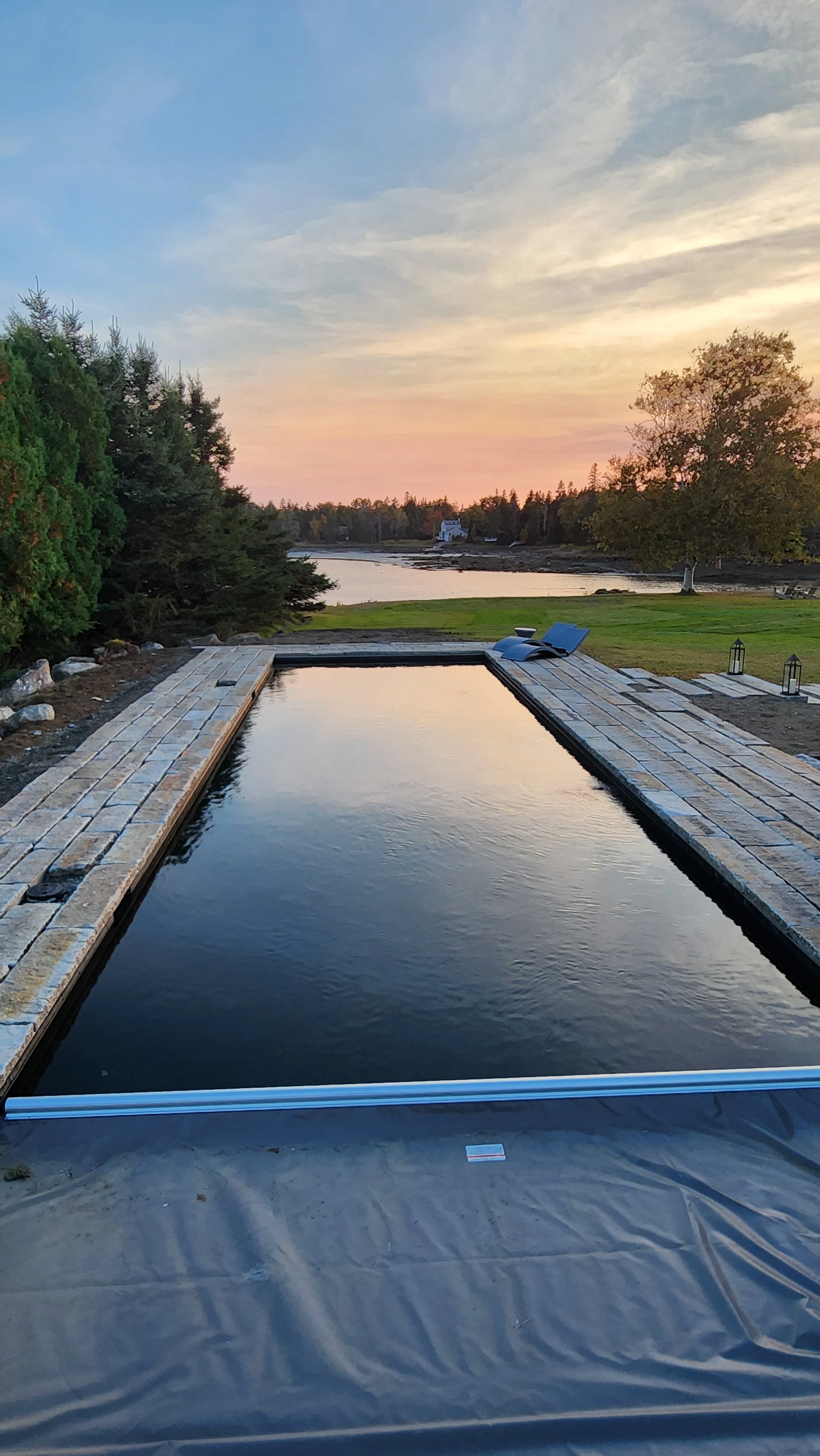 Finished pool with auto-cover