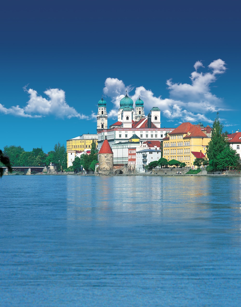 CC_Passau_Cathedral_Riverside.jpg