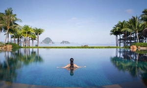 The Ritz Carlton STARS Society Upgrade at check-in 4:00 pm late check out Free breakfast for two daily Complimentary in-room amenity Free Internet