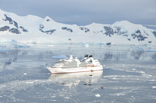 Seabourn-Quest-Antarctica-Ice.jpg