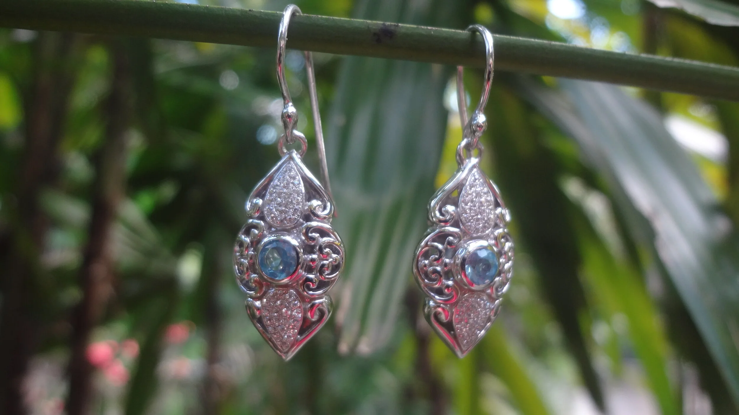 10. Earring Blue Topaz+White.jpg