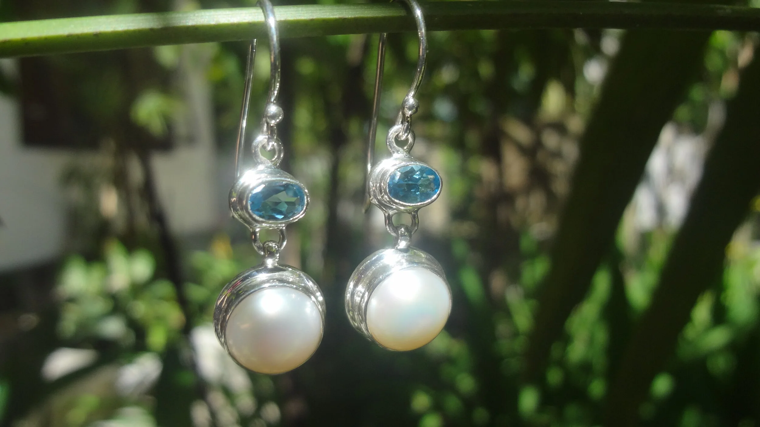 3. Earring Blue Topaz + Pearl.jpg