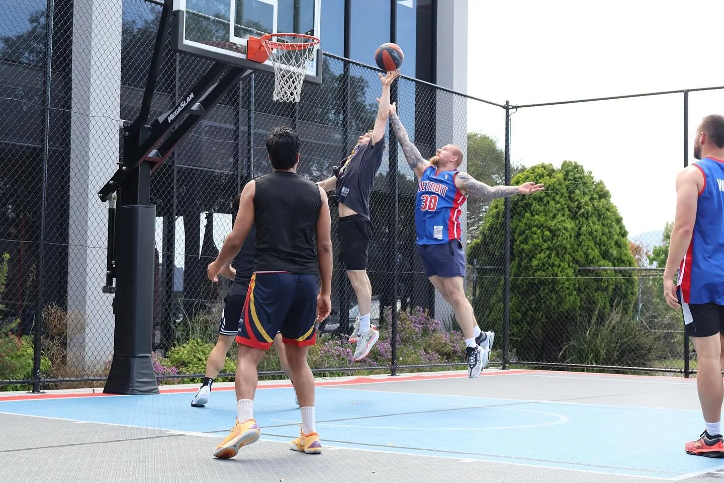 I wish I was a little bit taller, I wish I was a baller&hellip; 🎵 🙂&zwj;↕️

Best action shot? Vote 👉 slide 1,2,3,4,5? 

📍 @trainingdaygymscoresby 

#gymscoresby #scoresbygym