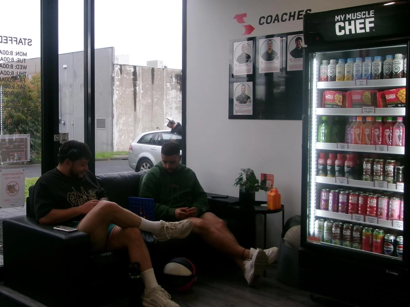 we vibin 🫶 also how sexy does our fridge look on a 40 degree day 😏💦

#gymscoresby #scoresbygym #gym