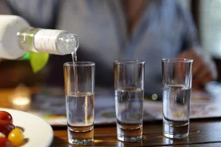 tsipouro.jpg