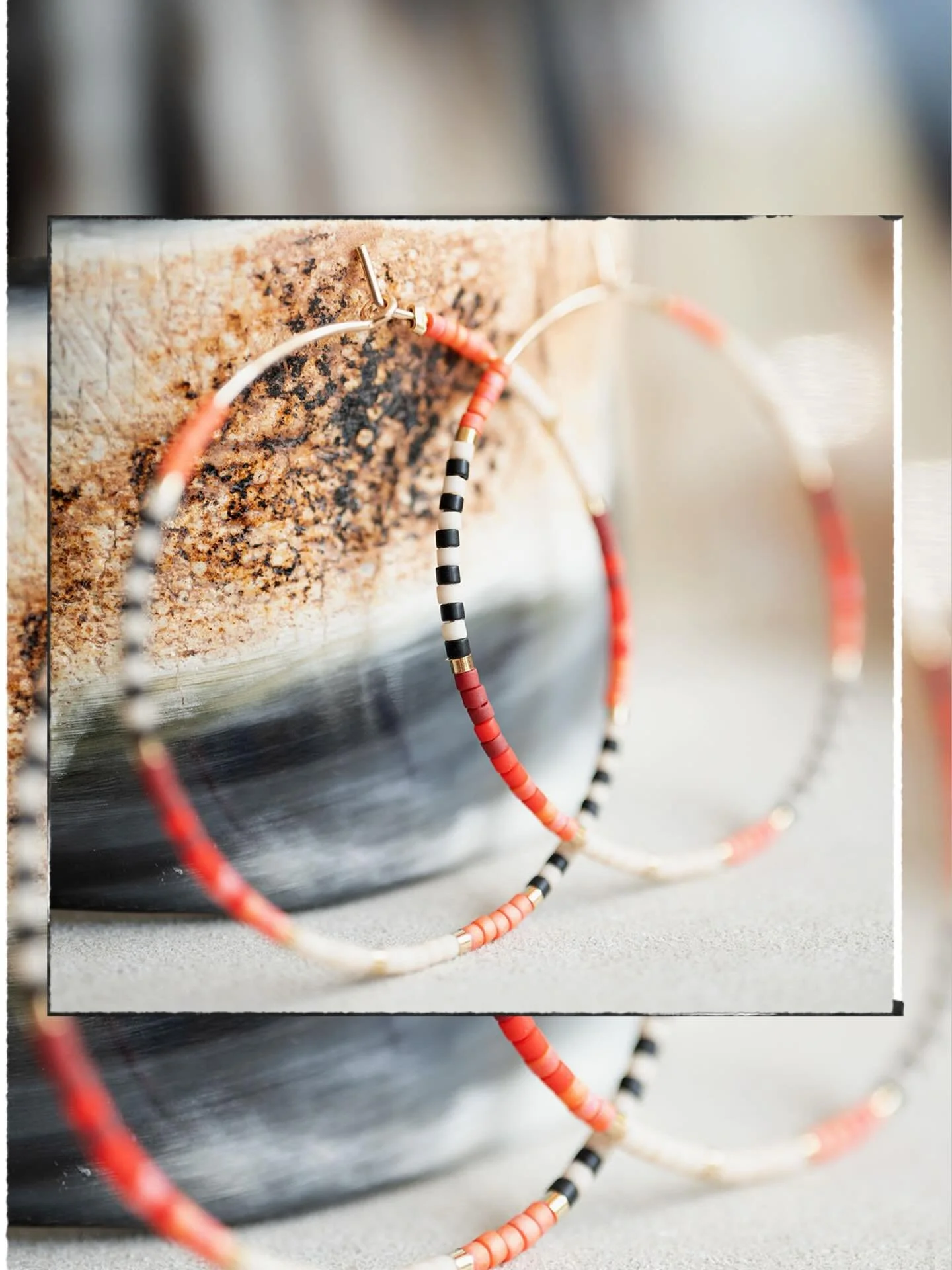 Les cr&eacute;oles sont en ligne, sur le site, lien en bio. Elles viendront sublimer vos oreilles pour l&rsquo;&eacute;t&eacute;.
Et vous, quelles tailles choisirez-vous?

A d&eacute;couvrir tr&egrave;s vite!

#bijoux #cr&eacute;ole #bouclesdoreilles