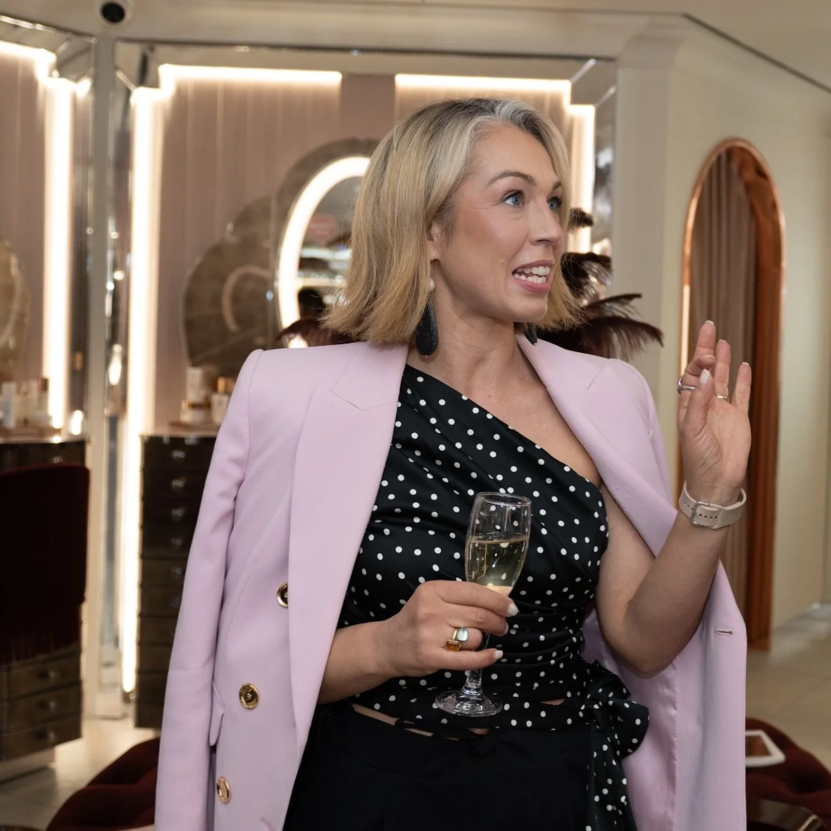 ✨ A Fabulous November Line-Up of Styling Events! ✨

I&rsquo;m so excited to be hosting and collaborating on three beautiful events this month &mdash; each one offering a unique experience to inspire your wardrobe and confidence.

🎨 6th November &nda