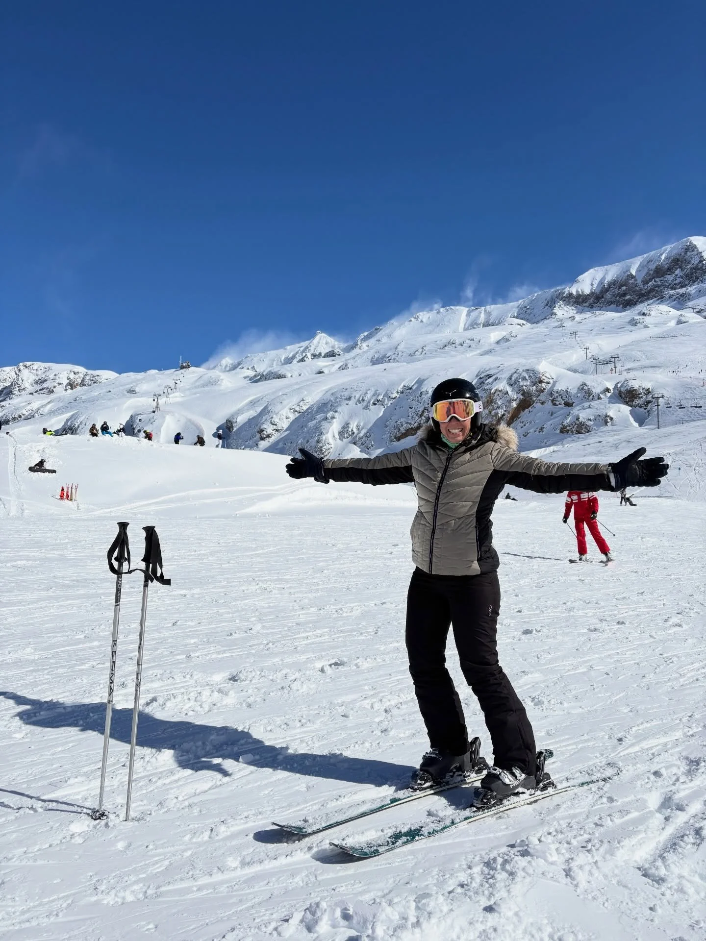 The French Alps.
Snow. Family. Skis.

But this post is not just about a ski holiday.

It&rsquo;s about fear. And facing it. 🤍

Last year, on a ski trip, I injured my right knee.
2025 has been a year to remember &mdash; and not for the best.

Months 