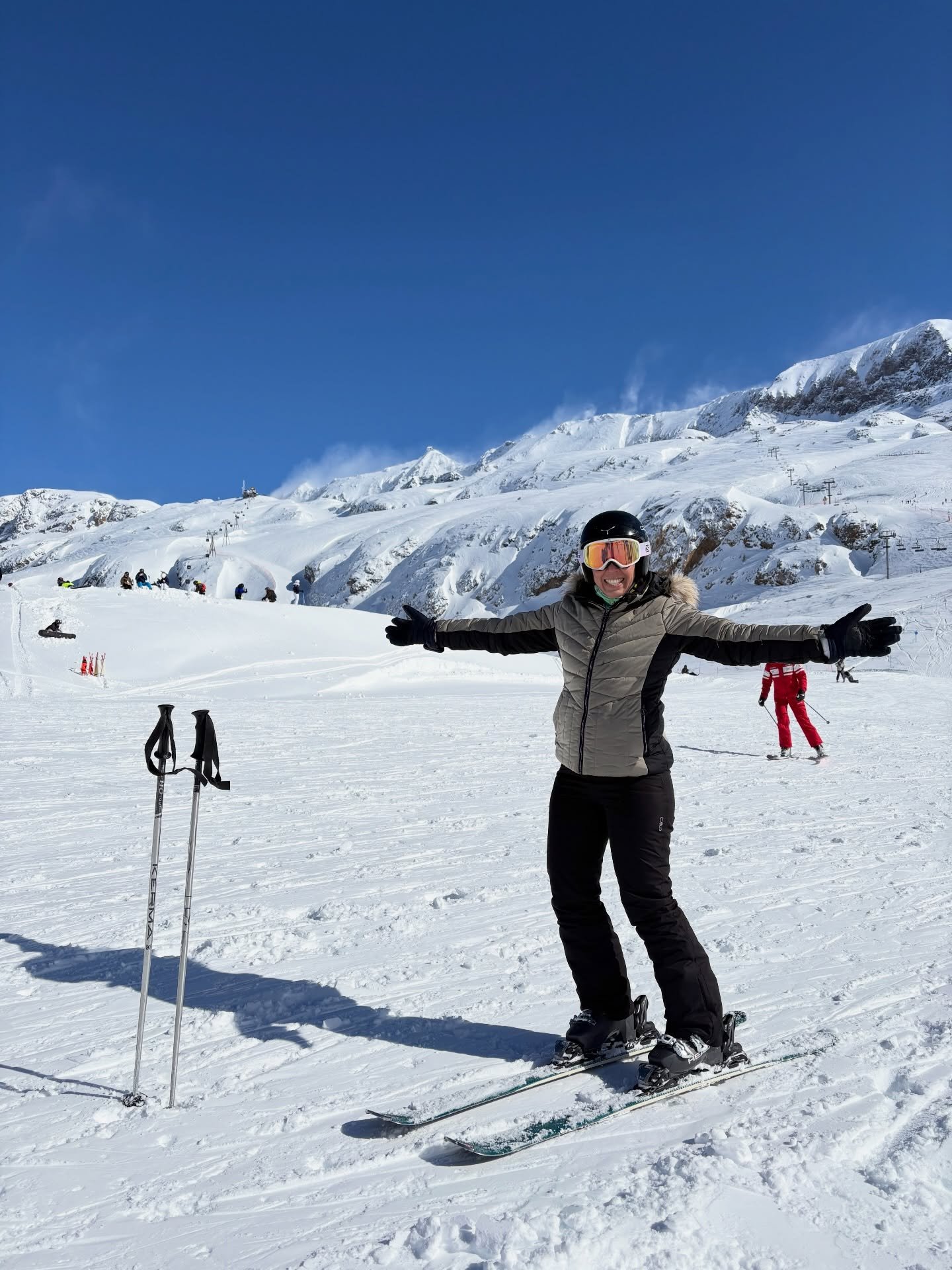 The French Alps.
Snow. Family. Skis.

But this post is not just about a ski holiday.

It&rsquo;s about fear. And facing it. 🤍

Last year, on a ski trip, I injured my right knee.
2025 has been a year to remember &mdash; and not for the best.

Months 