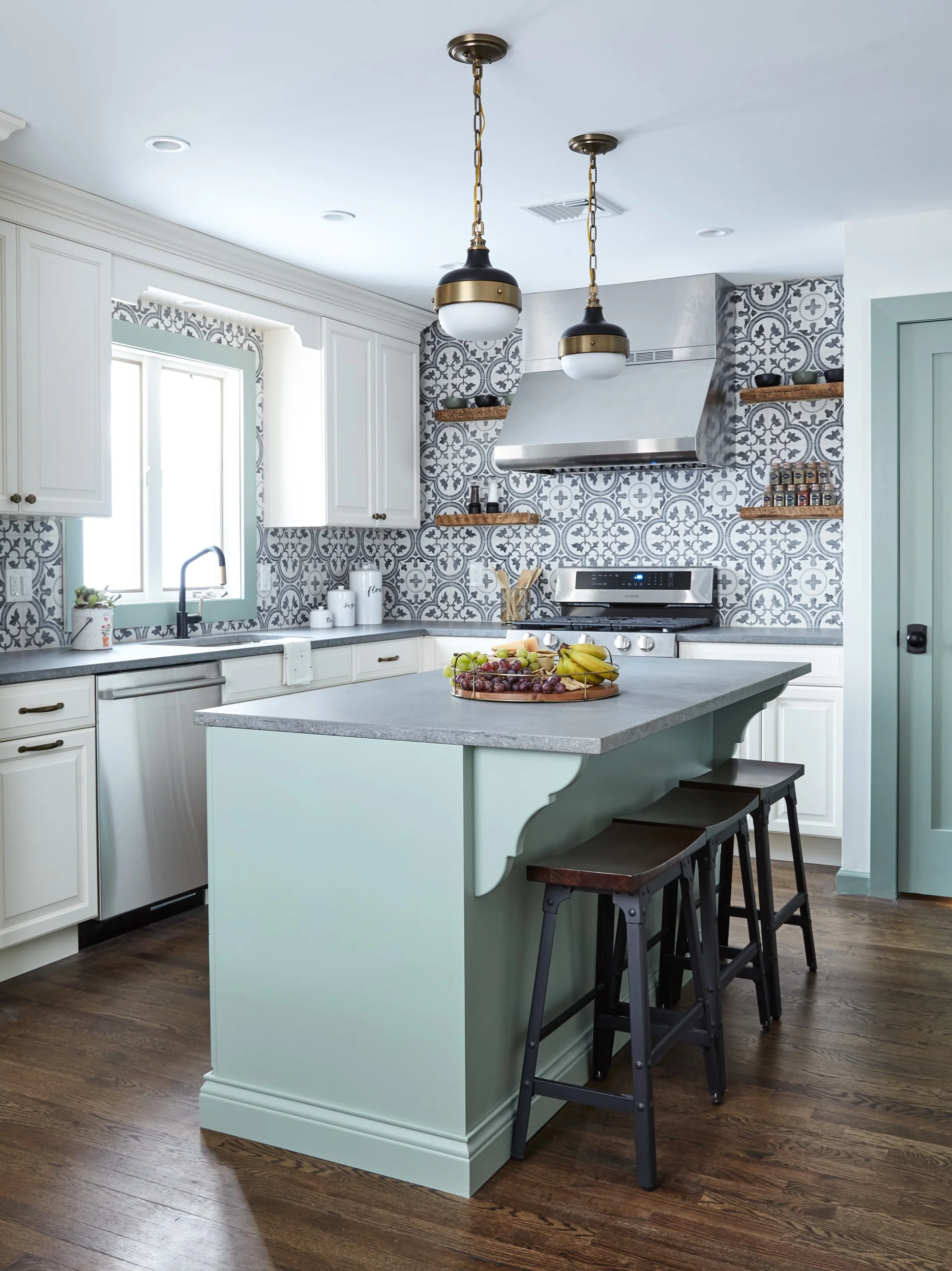 kitchen_wide_2_hires.jpeg