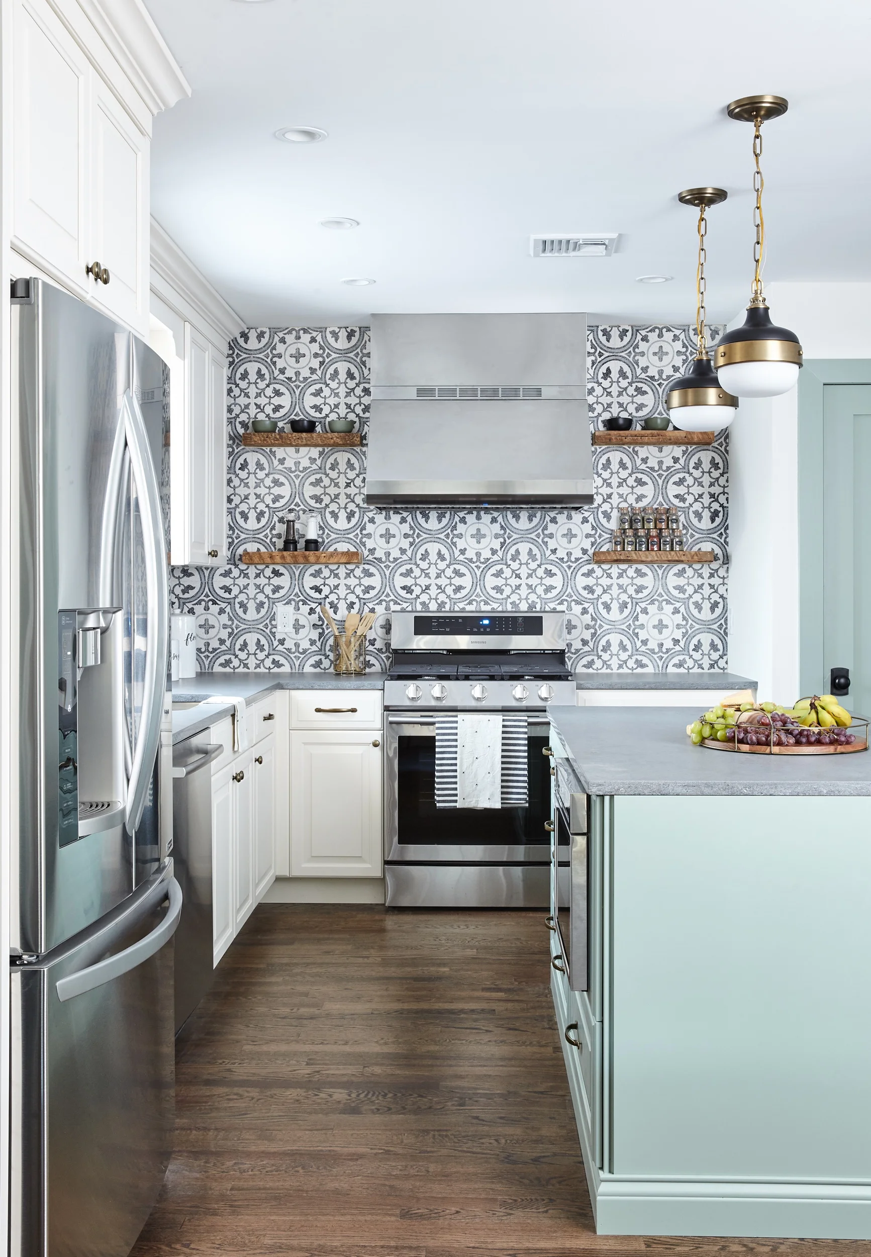 kitchen_wide_3_hires.jpeg