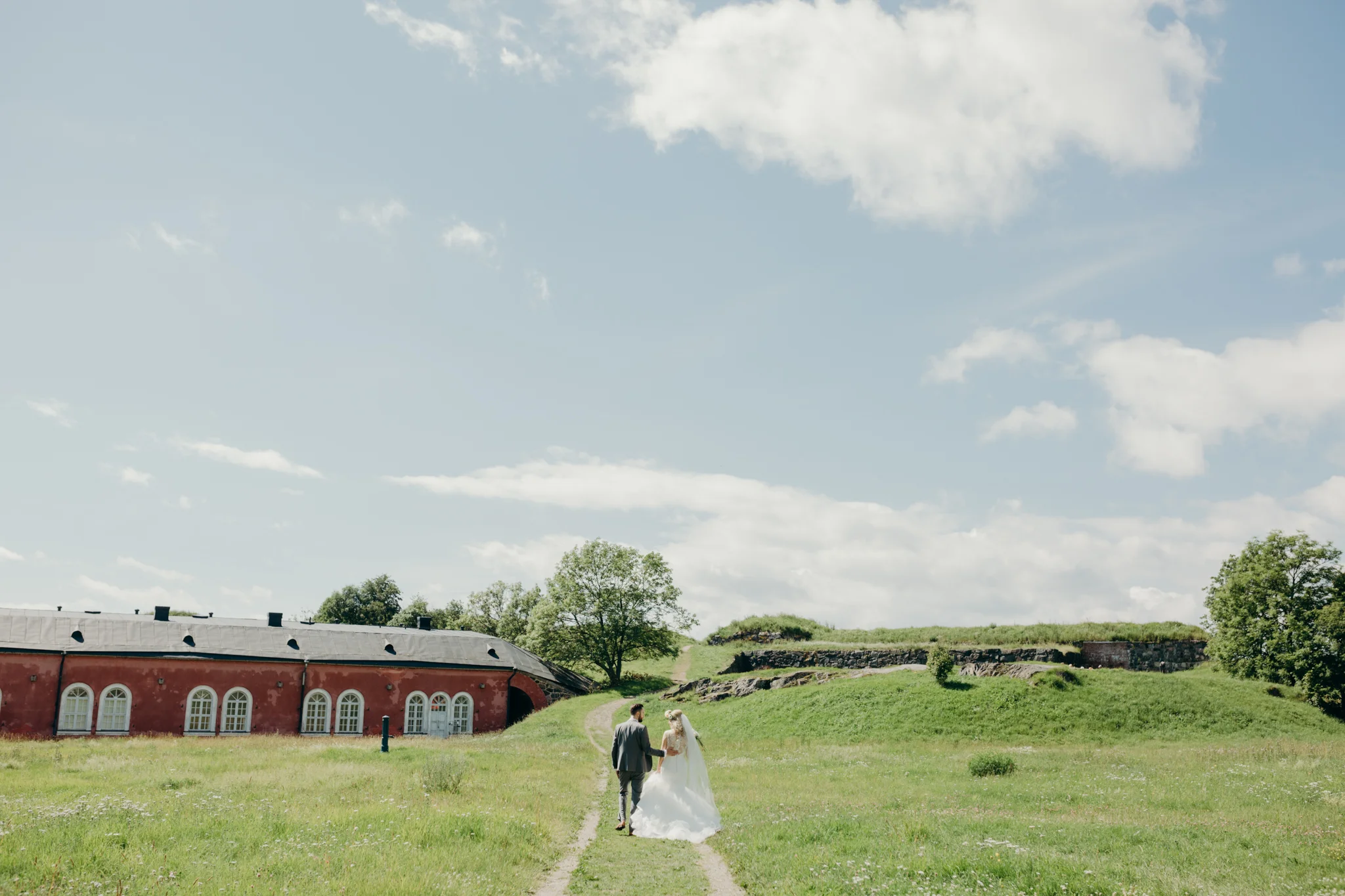 Hääkuvaus Suomenlinna, Helsinki | Suomenlinnan kirkko ja Myllysali