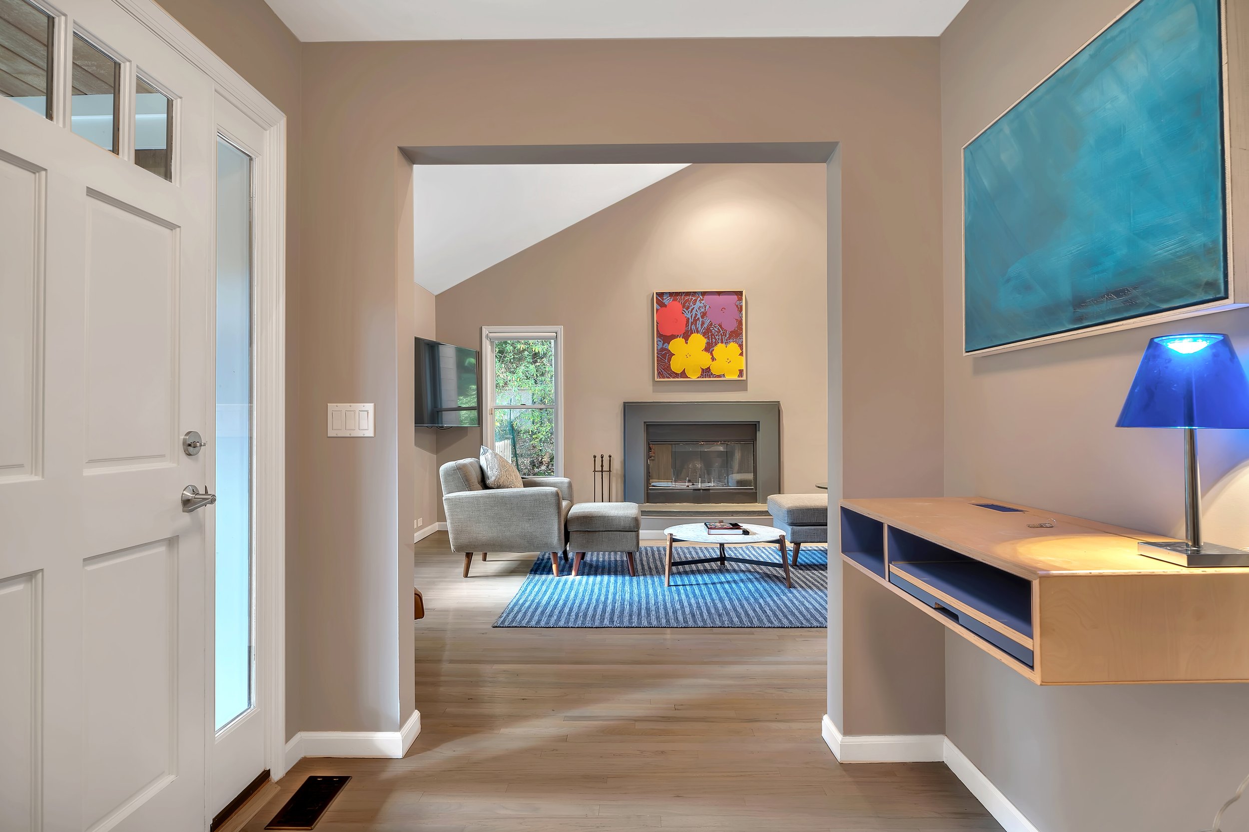 WebRes15_5 Arthur Ave, Bridgehampton_Foyer.jpg