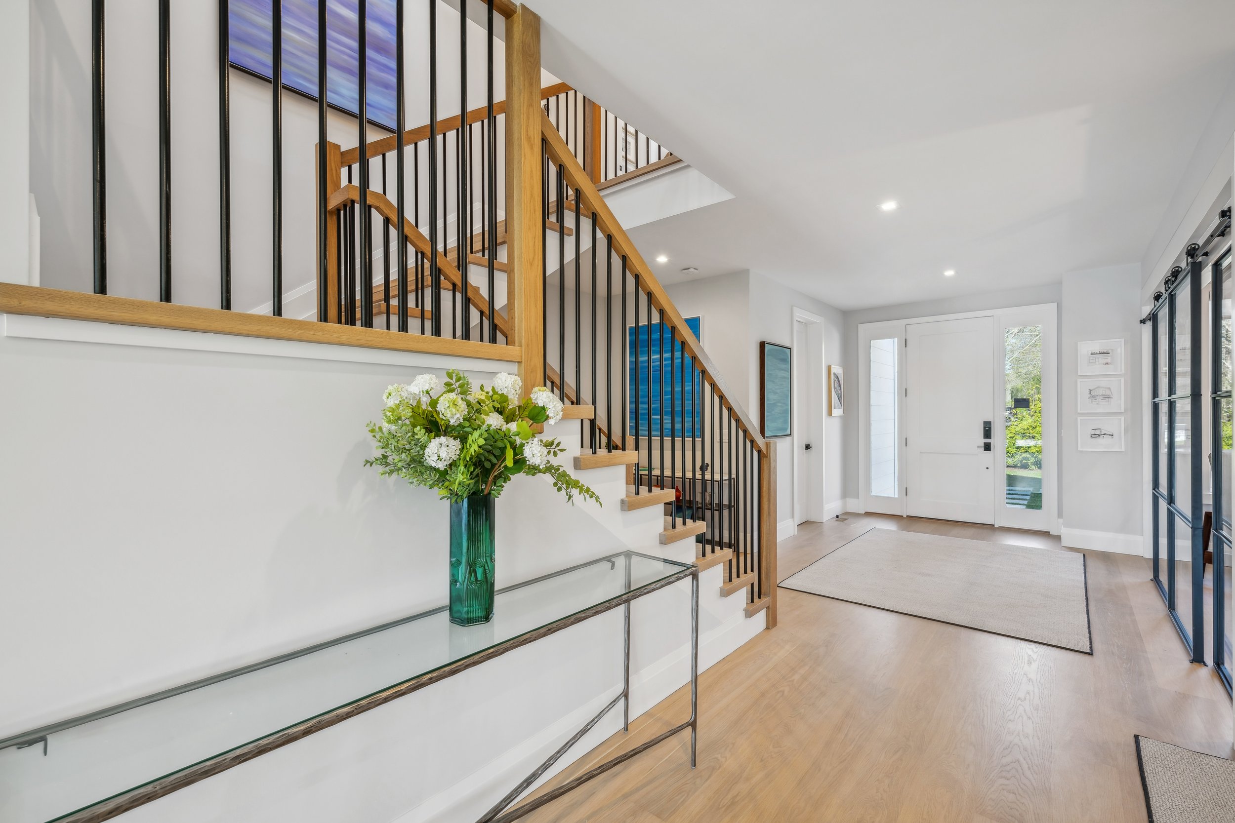 02_42ButterLn_1184_32_Foyer_HiRes.jpg