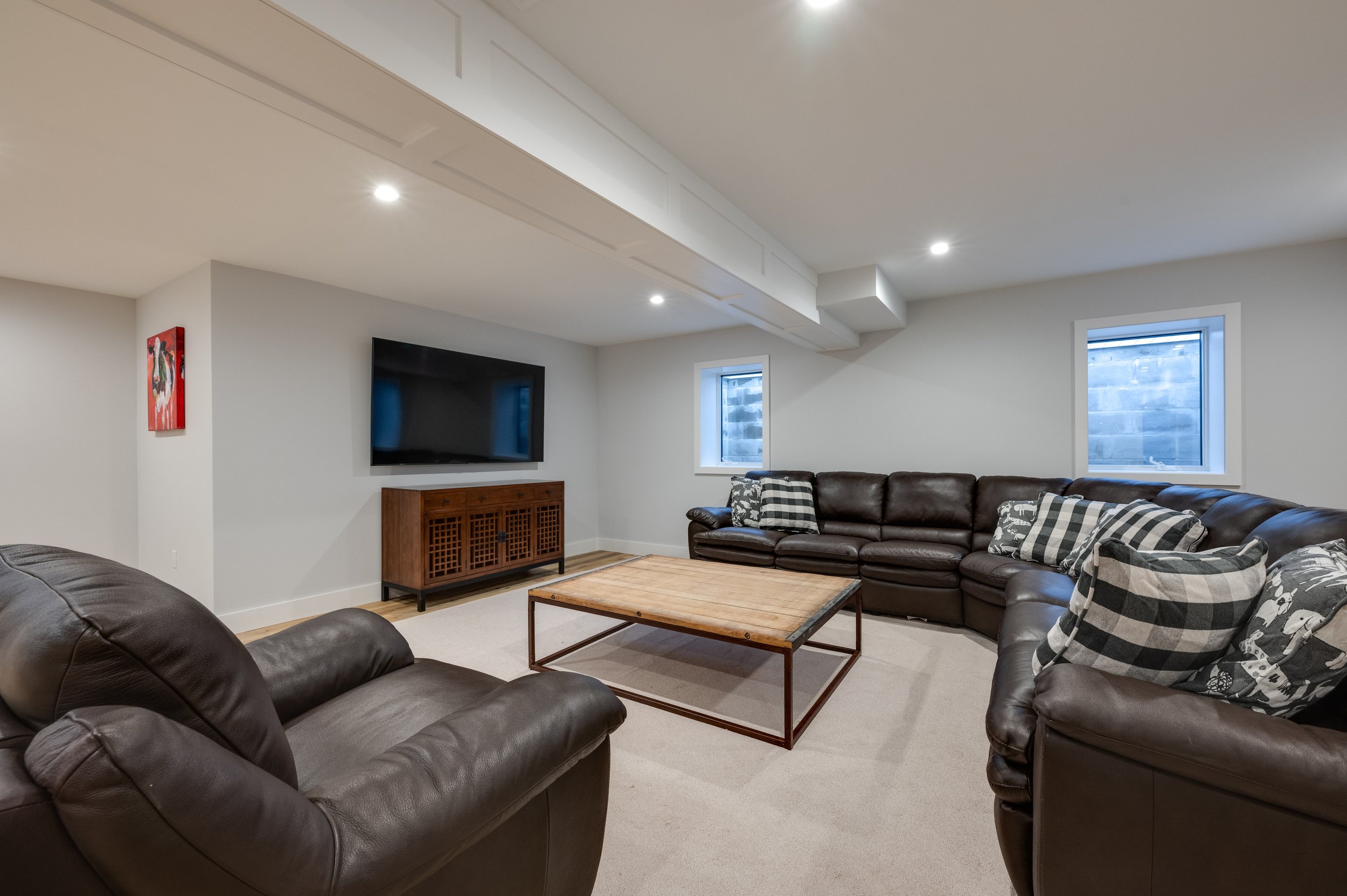 WebRes15_52 Tansey Ln, Bridgehampton_Entertainment Room.jpg