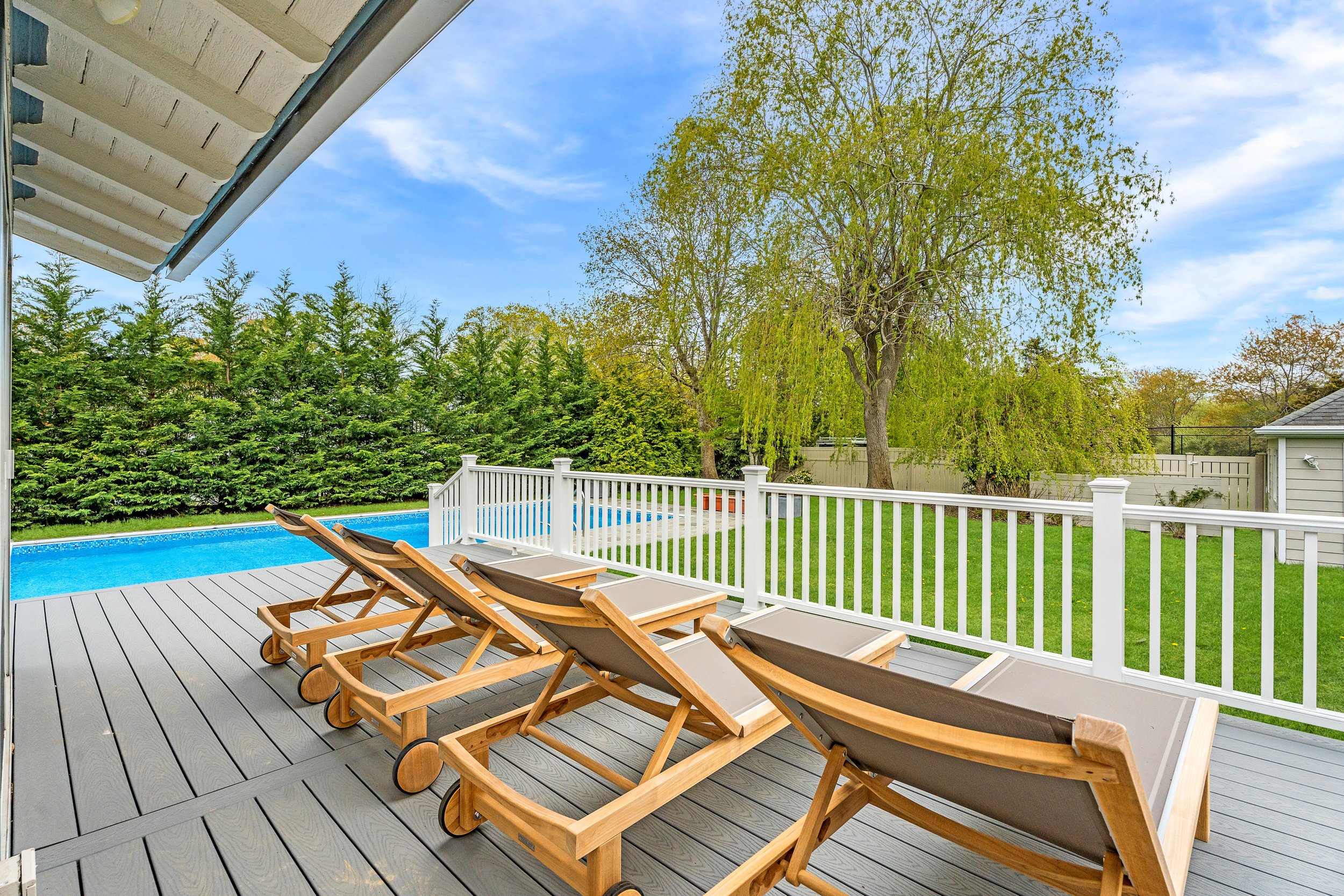 WebRes09_32 Butter Ln, Bridgehampton_Deck.jpeg