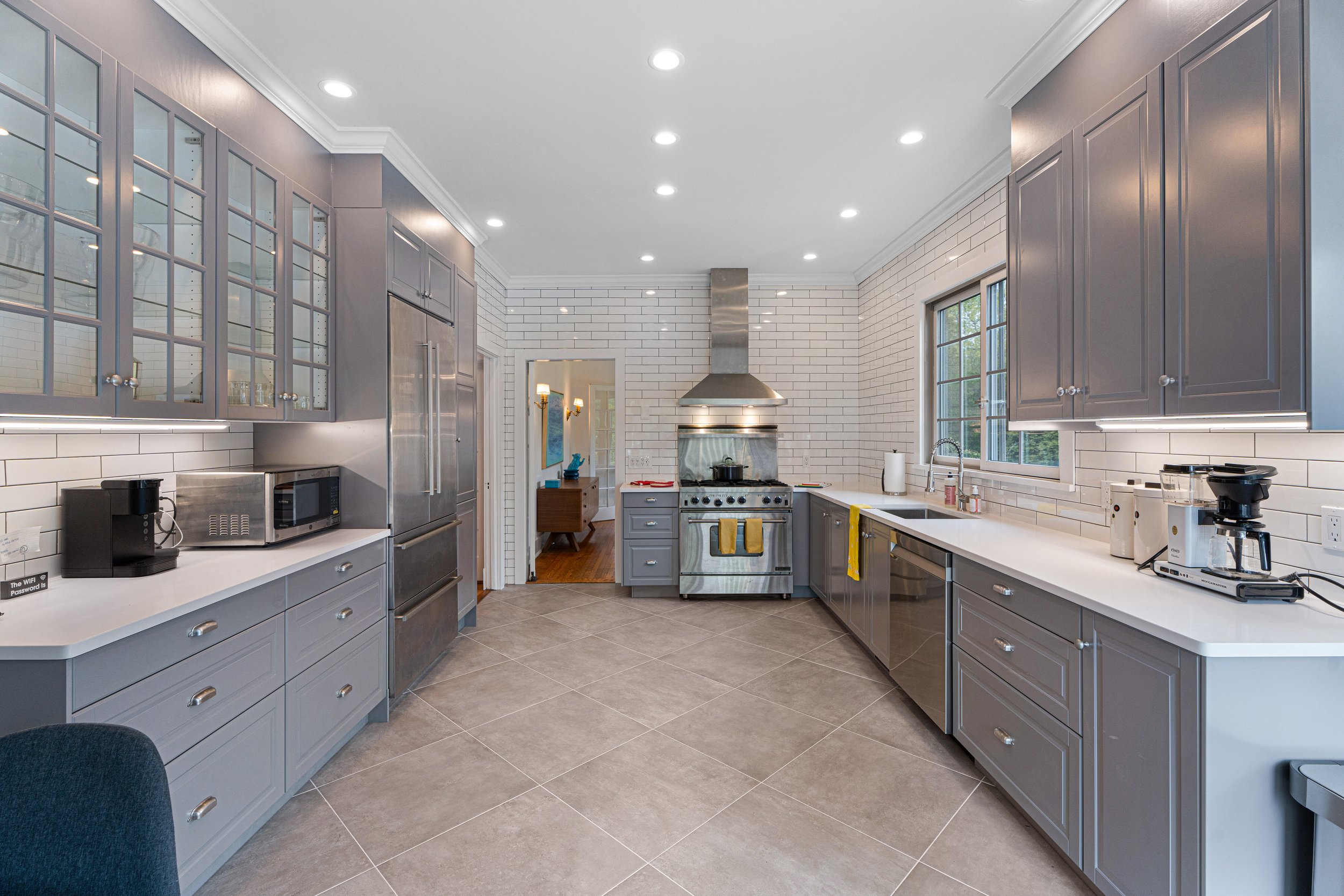 WebRes17_32 Butter Ln, Bridgehampton_Kitchen.jpg