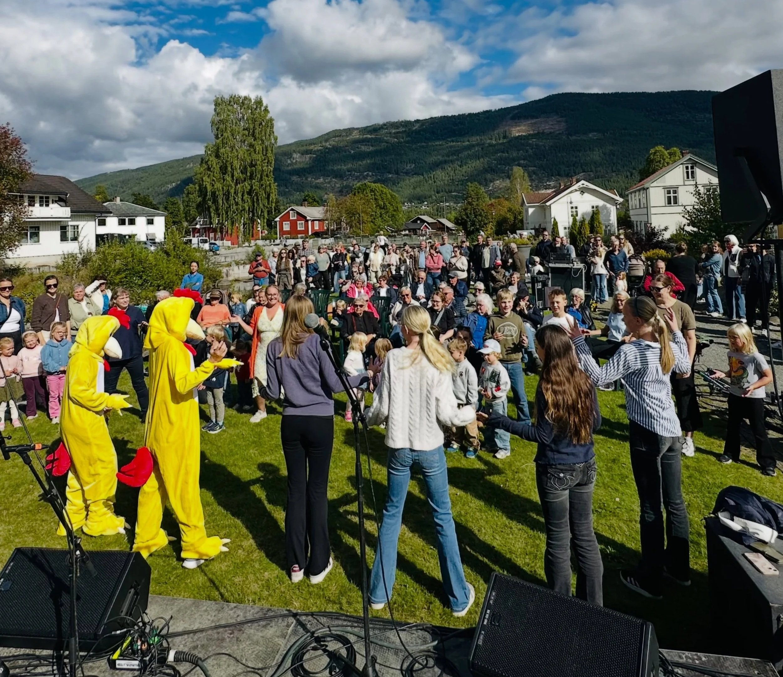 BliMe dansen ledes av endene.