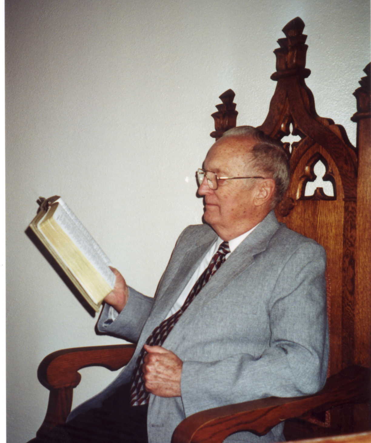 Pastor Harvey Hoiberg