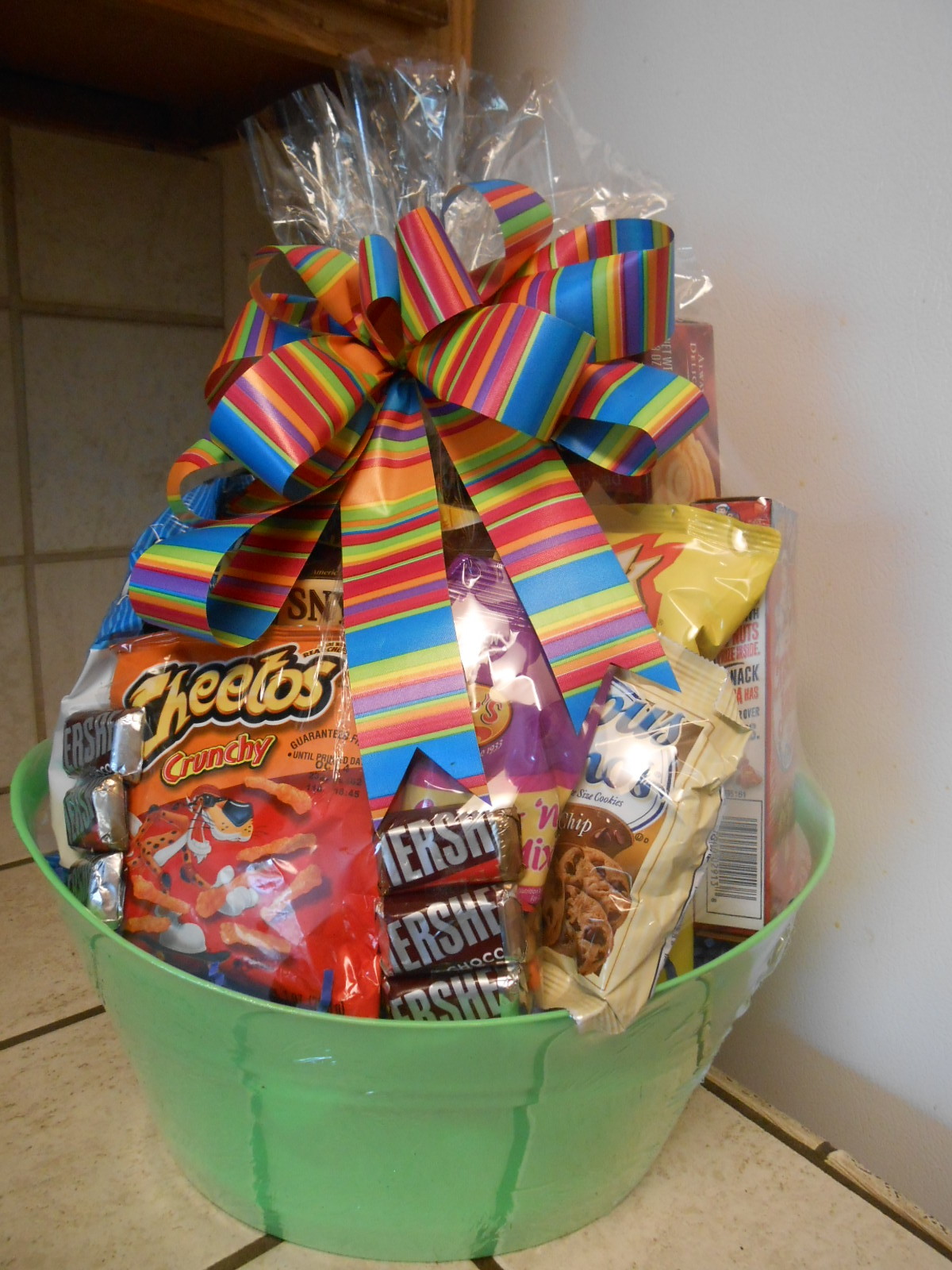 Medium Sweet and Salty Snack Basket