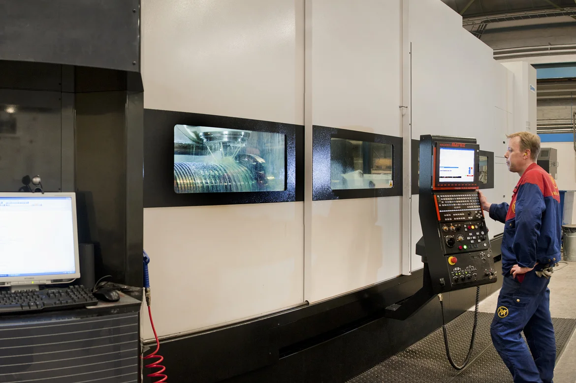 ....MAZAK machining FOR QUALIFIED PROCESSING..MAZAK fleroperationsmaskin för kvalificerad bearbetning....