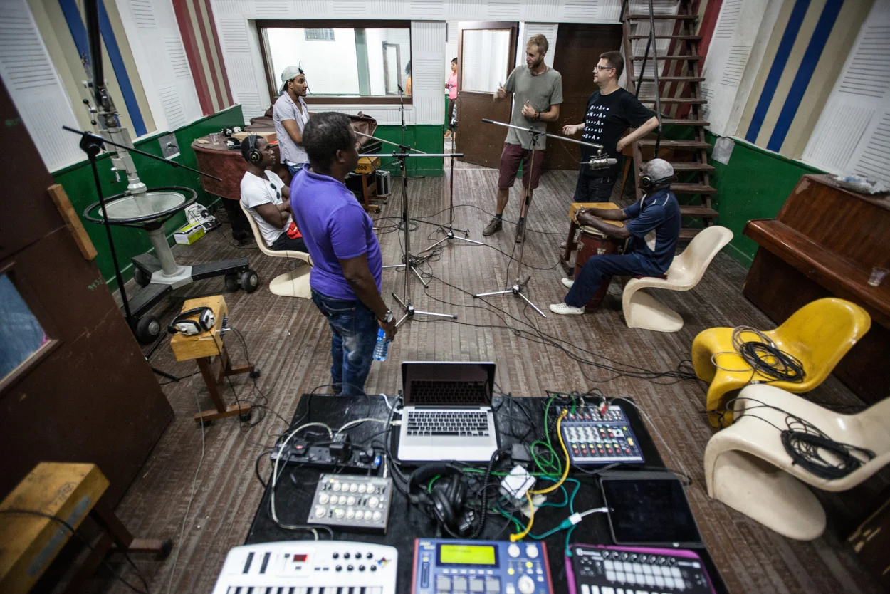 Soundspecies & Ache Meyi in EGREM studios