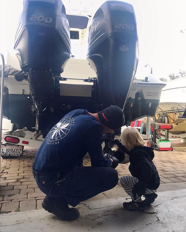 Our youngest team member doing a service on twin 200 @mercurymarine Verado outboards in a @boston_whaler 24 Outrage.
.
.
.
#santabarbara #boatmechanic #marinemechanic #mercury #bostonwhaler #outboards #twinoutboards #mercuryverado