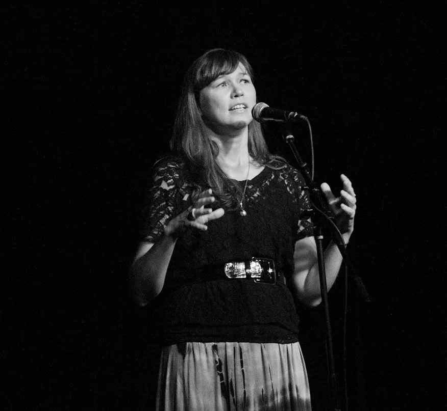 Amy: The Caretaker Look