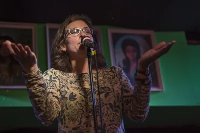 Melanie McConnell tells her story at Meow in Wellington, New Zealand. Photo by Gerry le Roux.