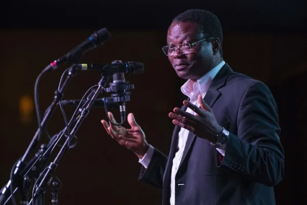 Samuel Achilefu shares his story at the Ready Room in St. Louis. Photo by David Kovaluk.