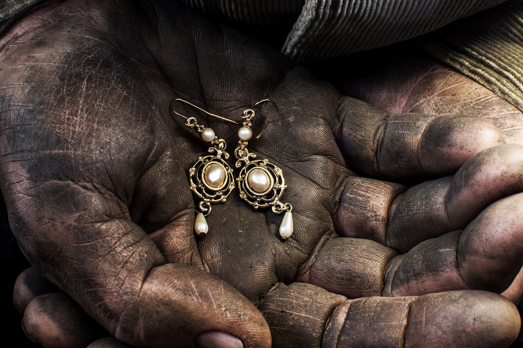 ErikaMillerhand&earringsweb.jpg