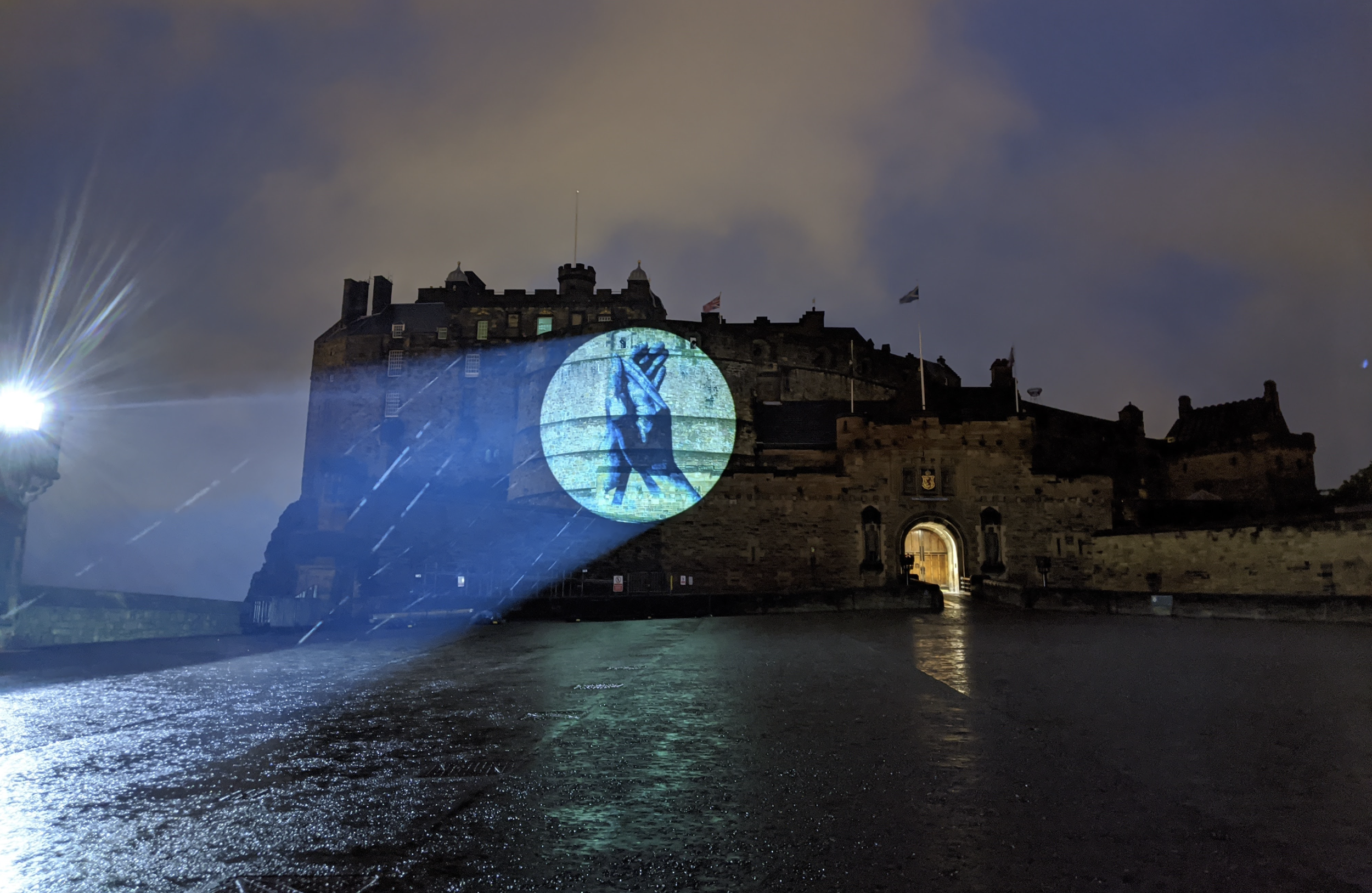  Edinburgh Castle    www.iclapfor.com  