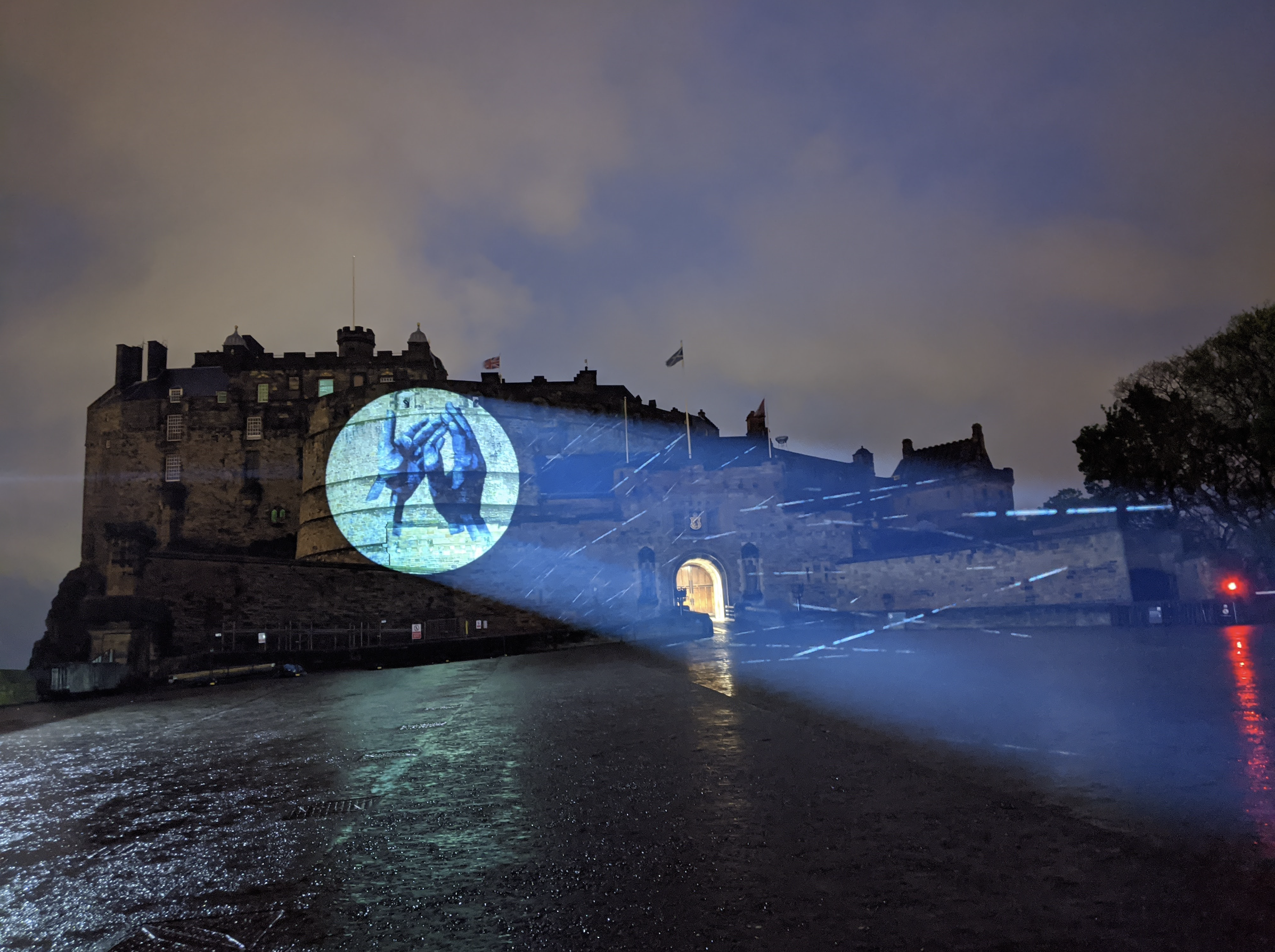  Edinburgh Castle projection   www.iclapfor.com  