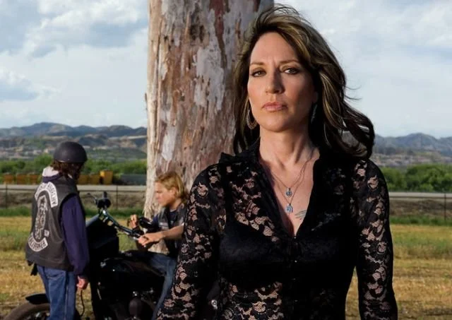 Got a Girl Crush On: Katey Sagal as Gemma Teller Morrow in Sons Of Anarchy
Sure we already loved her as iconic Peg Bundy , but Katey’s Gemma is Queen bee in the biker hive. You don’t wanna mess.