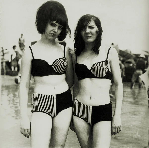Got A Girl Crush On: Two girls in matching bathing suits (Coney Island, NY, 1967) , by Diane Arbus
Summer babes !
(via nellienellie : ratak-monodosico )