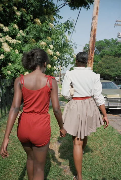 Got A Girl Crush On : The ladies of New Orleans, Louisiana, 1980.
borninflames :
Eggleston, right? I love this. The perspective — you feel like you’re a part of their gang. I’m trailing behind the queen bees, as usual.
This photo is timeless in its fashion and coolness. I’d like to think we’re heading to the thrift store and then the pool.