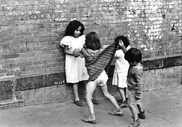 Photo by Helen Levitt