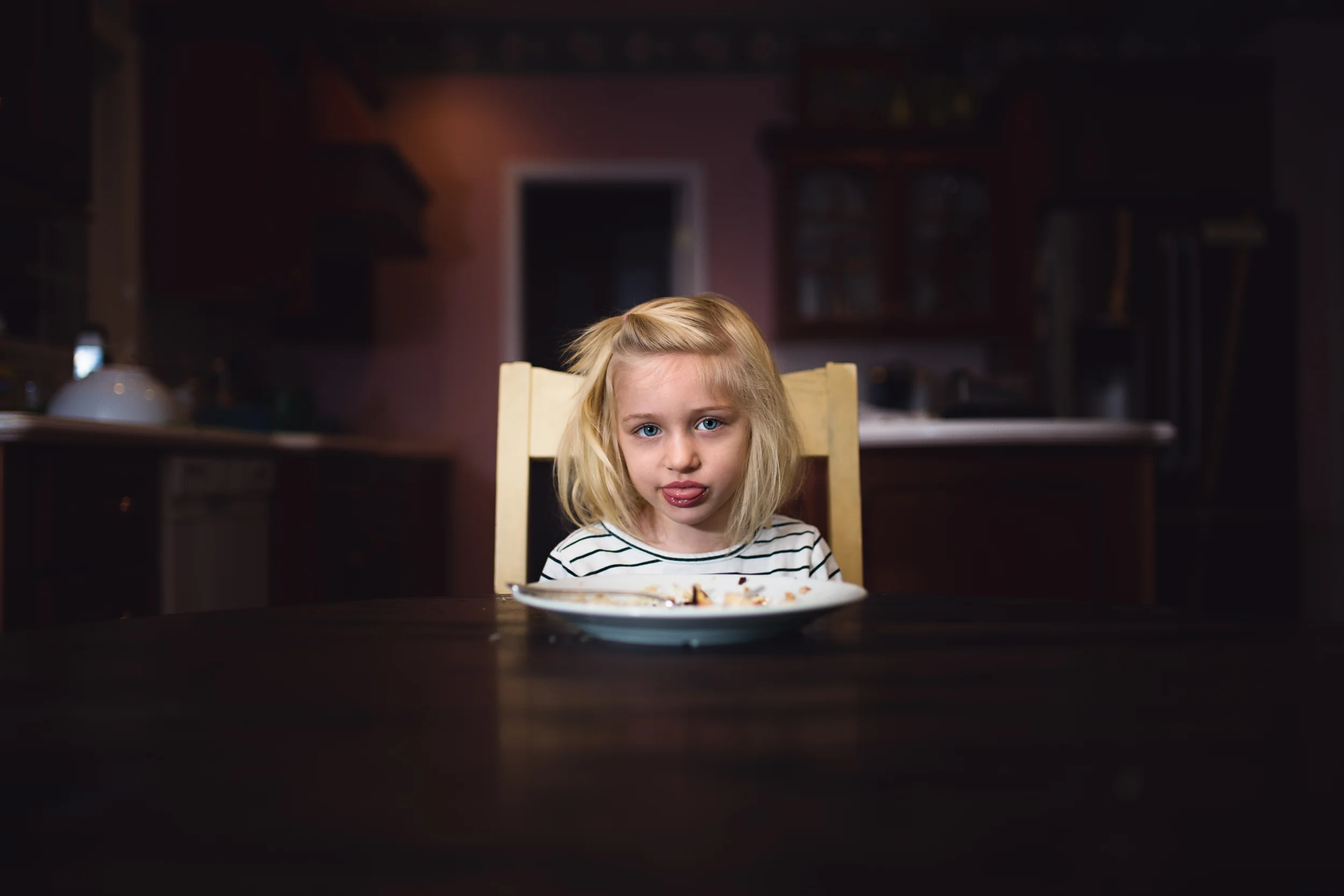 Hello-olivia-photography-lifestyle-childrens-photographer-girl-dinner-yuck.jpg