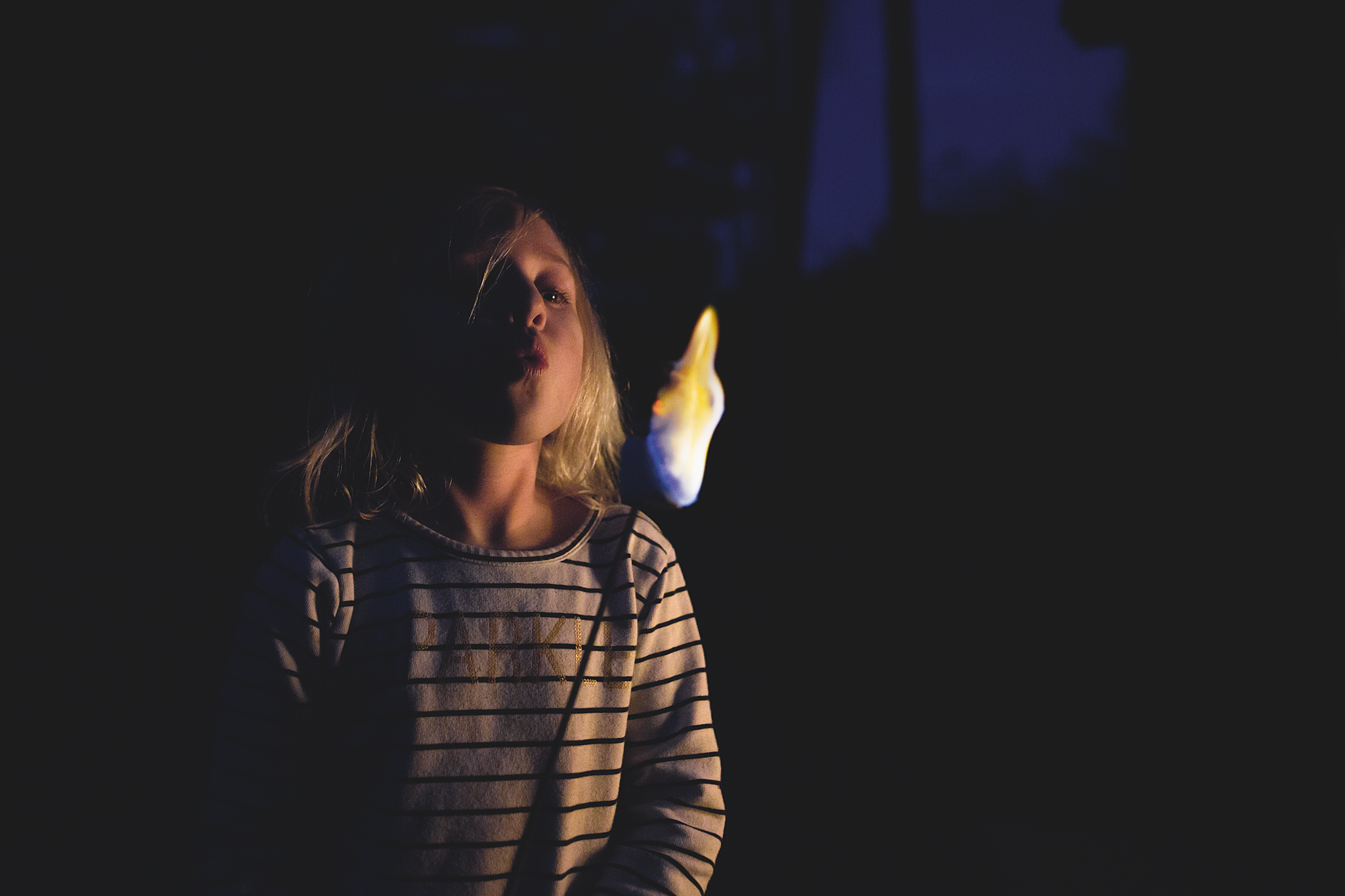 Long-Island-family-photographer-hello-olivia-photography-night-marshmallows.png