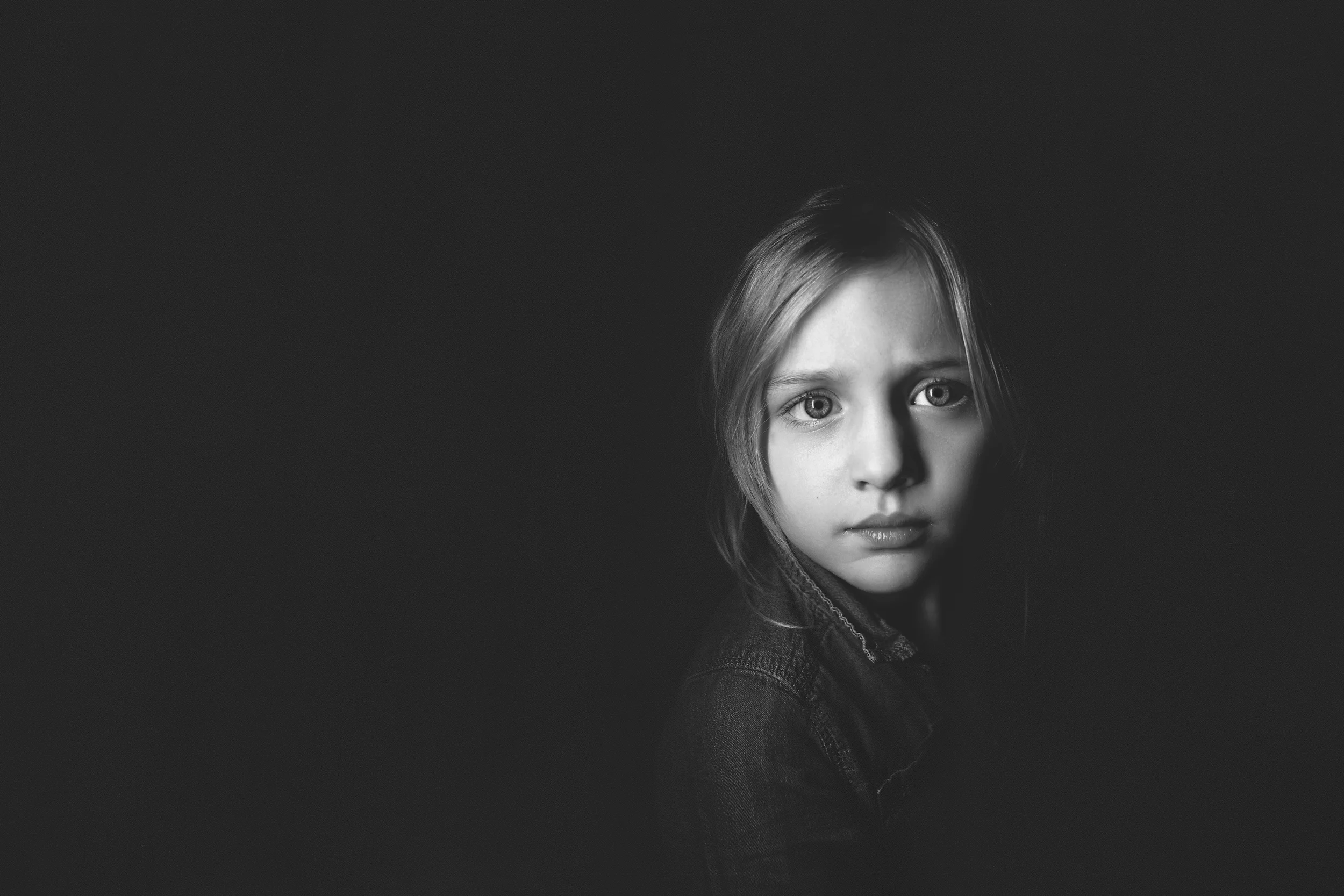 Hello-olivia-photographer-long-island-family-portrait-photographer-ice-light.jpg