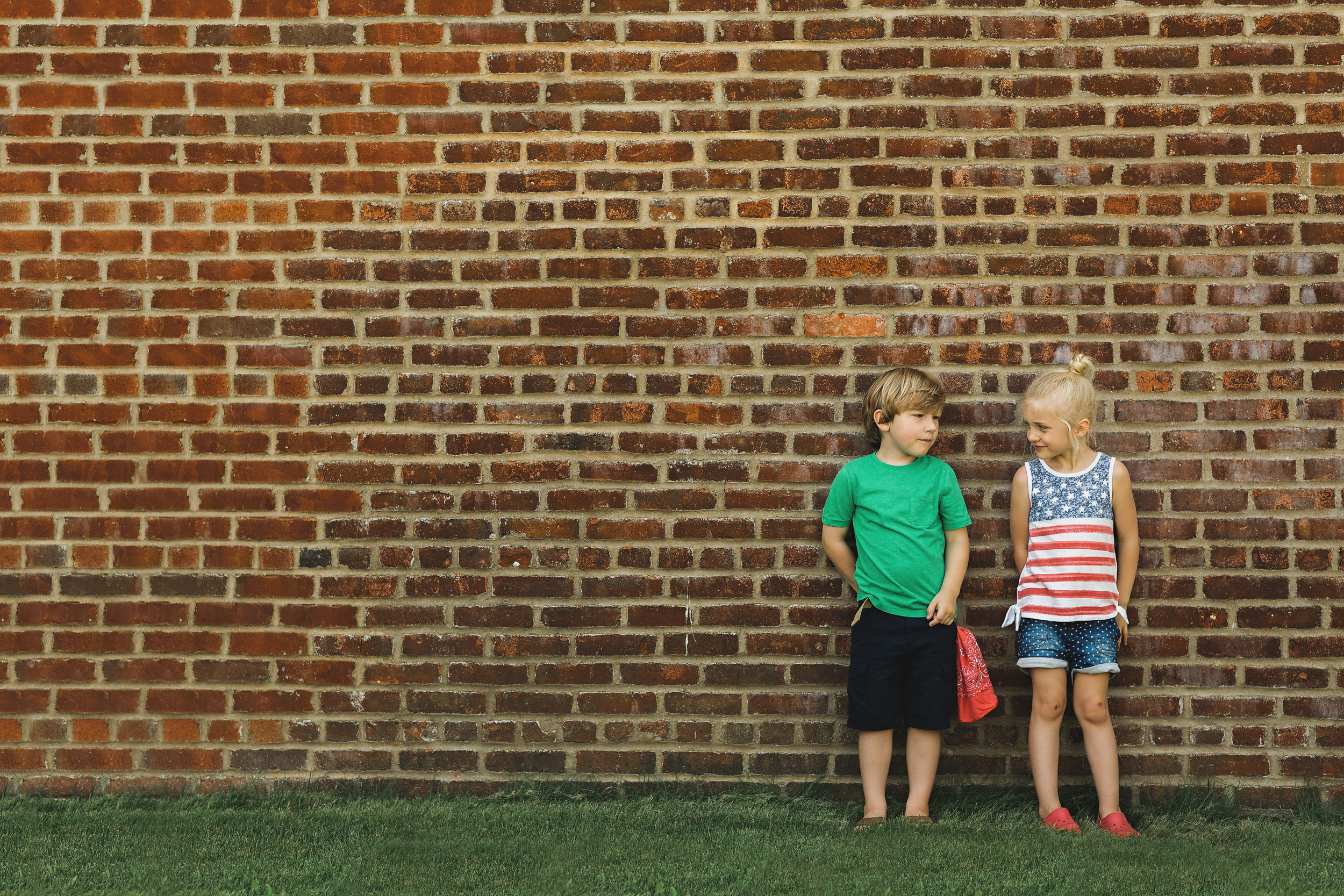 hello-olivia-photography-long-island-photographer-brick-wall-kids.jpg