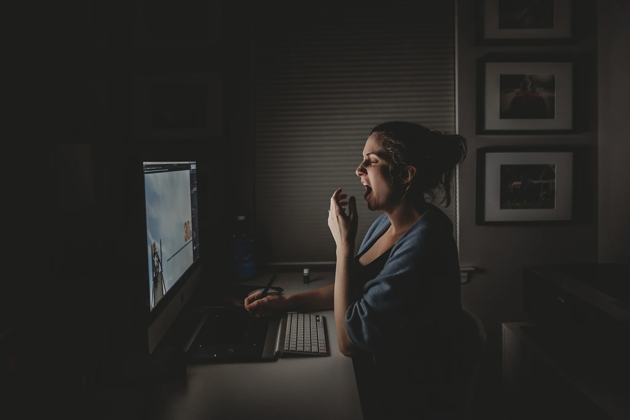 hello-olivia-new-york-family-photojournalism-self-portrait-tired-mother-editing-photos-29-weeks-pregnant-sleepy-yawn.jpg