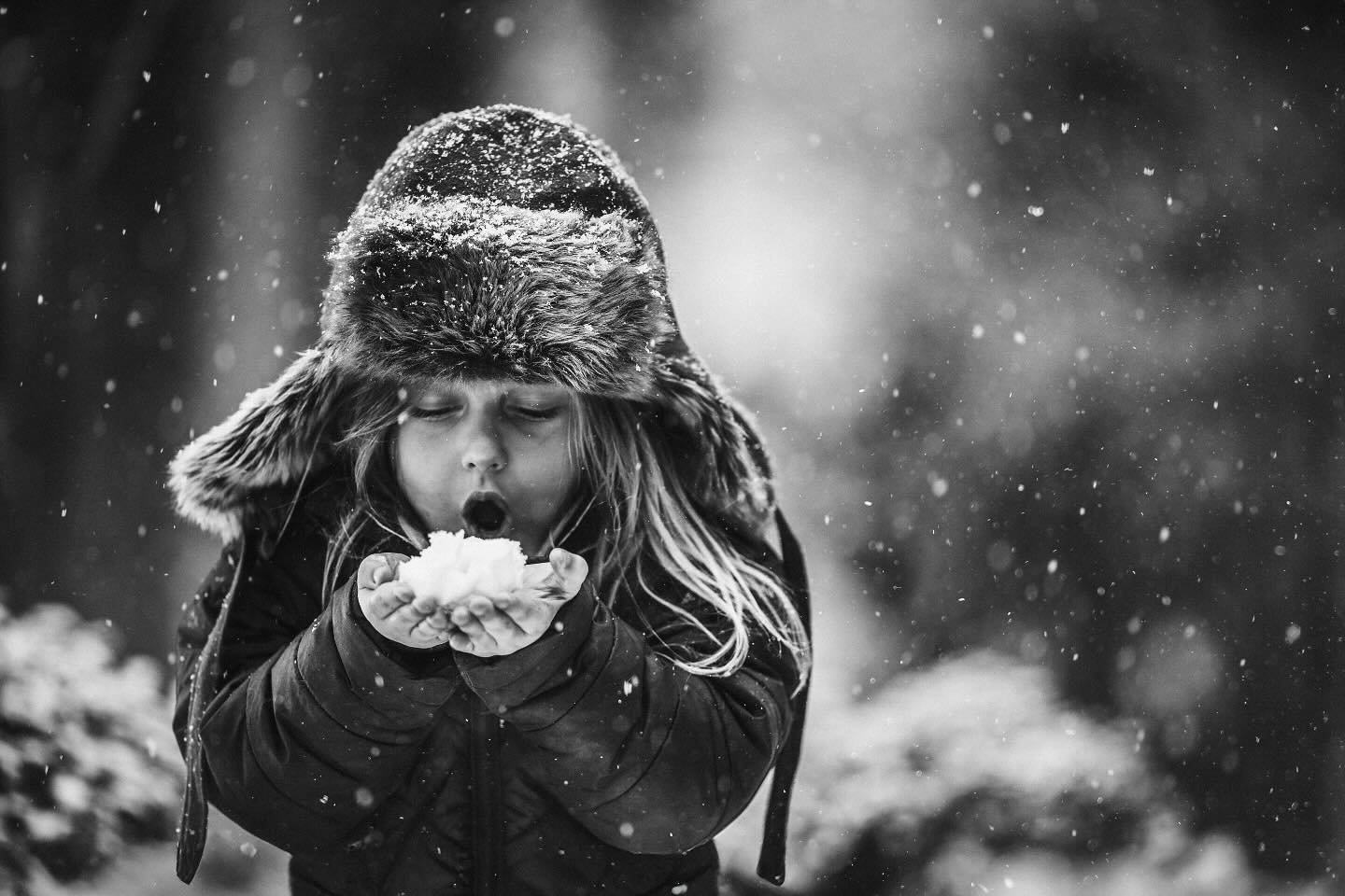 After a week of Florida&rsquo;s warm sunshine, coming back home feels a bit gray. Adjusting to the rhythm of winter again has been a bit of a challenge. Luckily for Amelia, she doesn&rsquo;t seem to mind. 

6 | Black and White: Textures

We are a gro