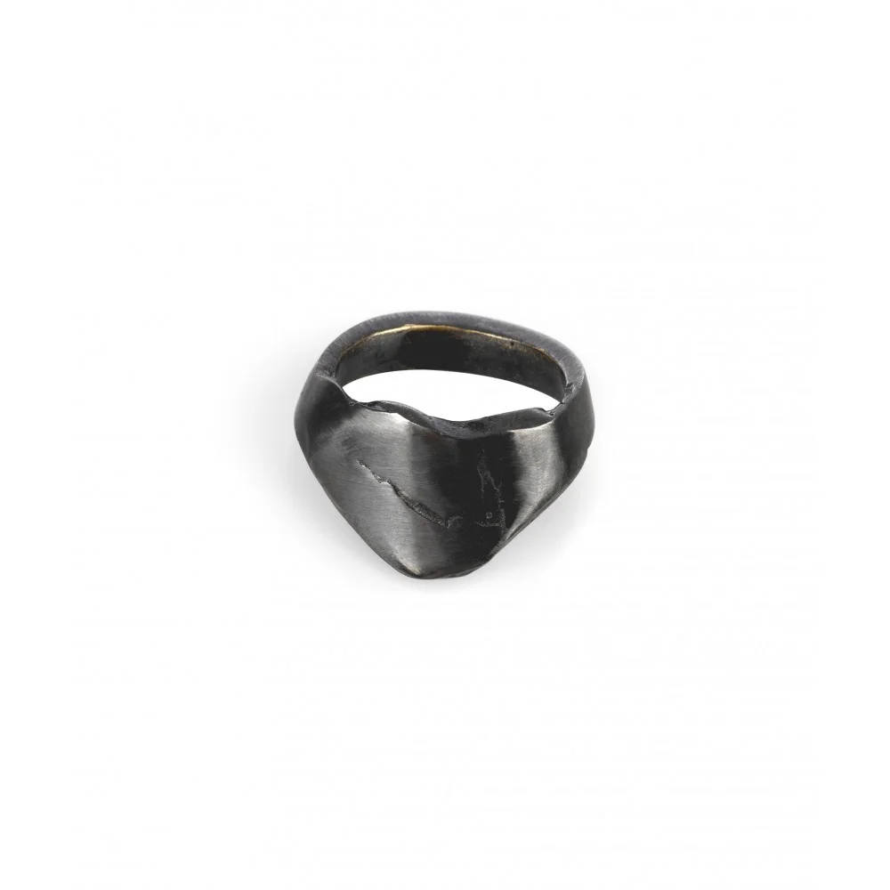 brokenPROMISES_MiniRing_BlackRuthenium_web1.jpg
